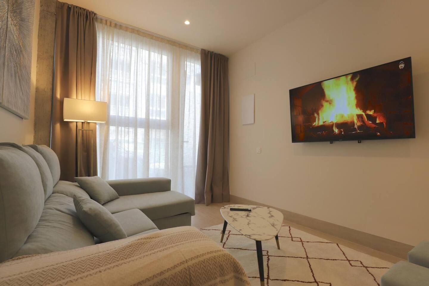 Apartamentos Orilla Del Bernabeu Madrid Exterior foto